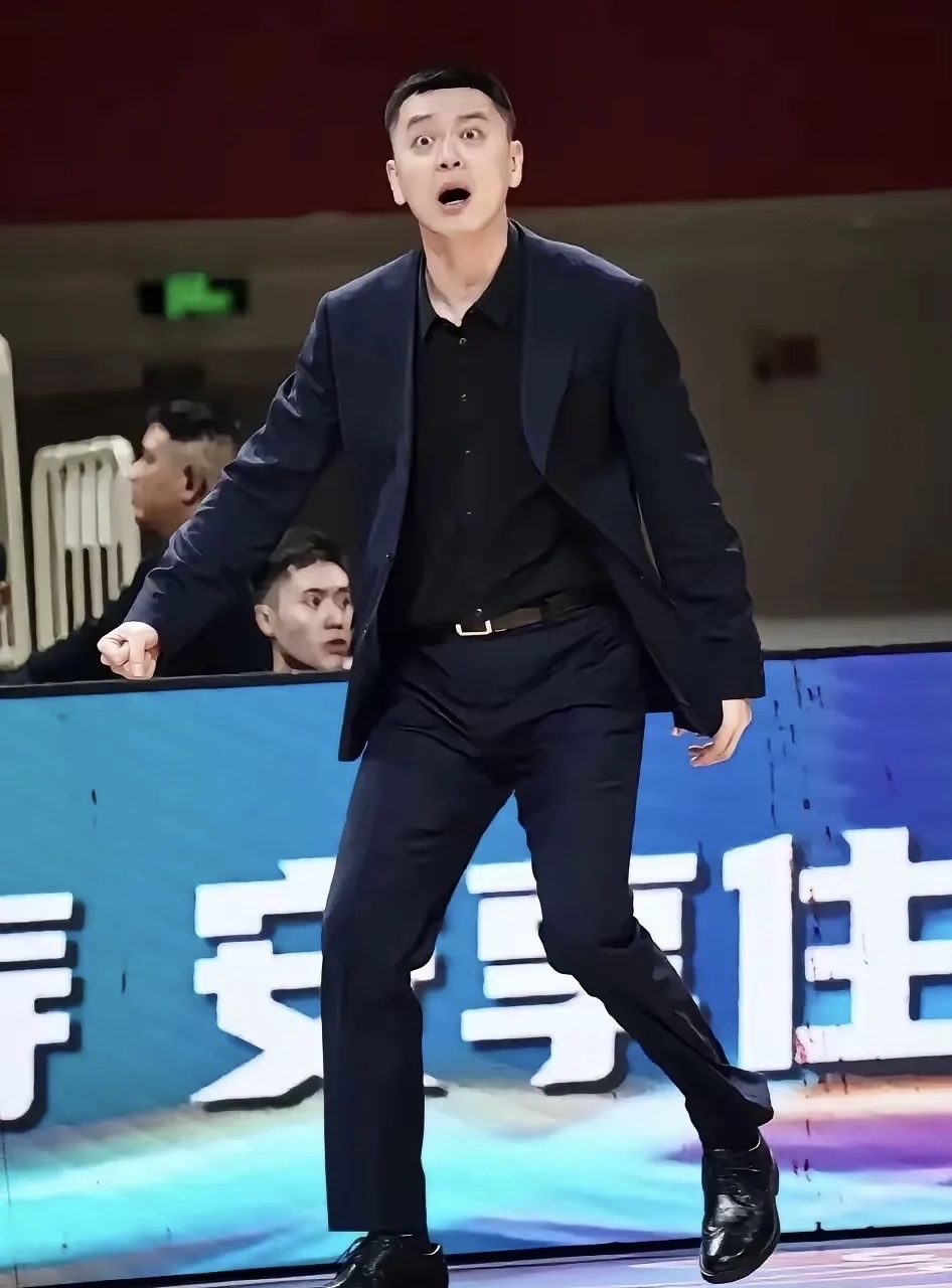 pg试玩-猛龙队队员受伤暂停比赛进行紧急治疗的简单介绍